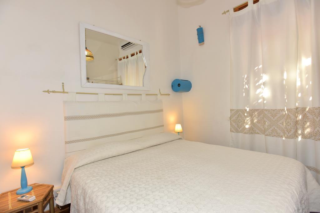 Bed & Breakfast Yin & Yang San Pantaleo Buitenkant foto