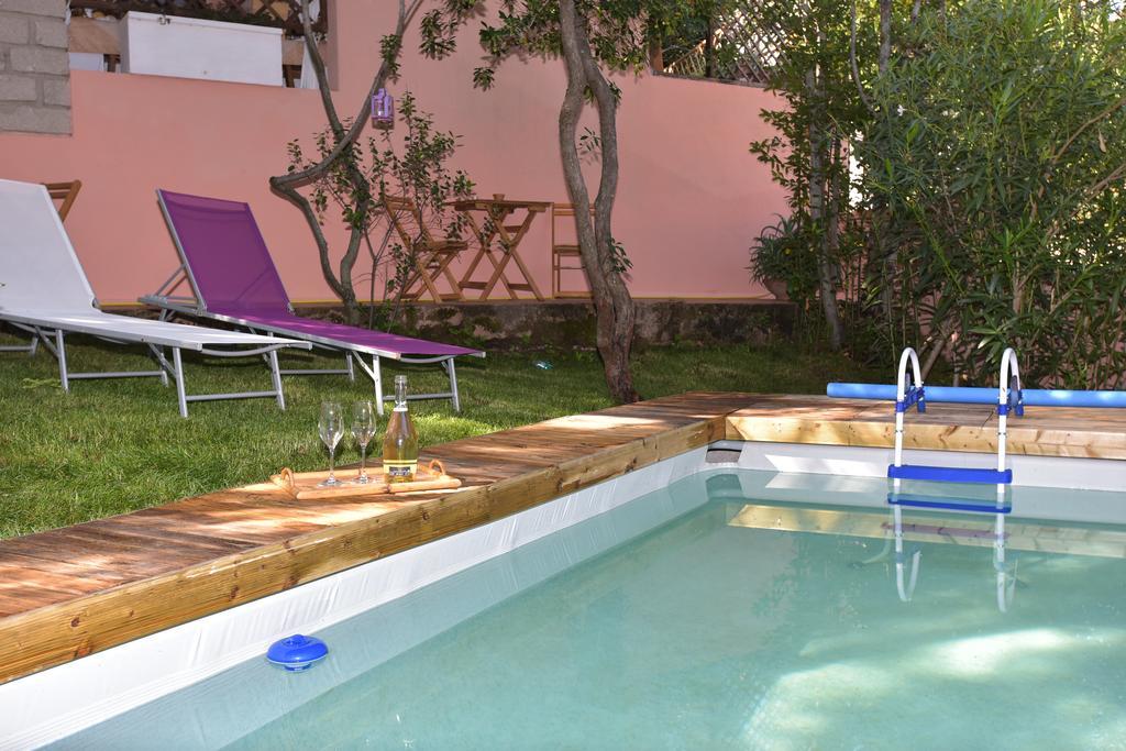 Bed & Breakfast Yin & Yang San Pantaleo Buitenkant foto