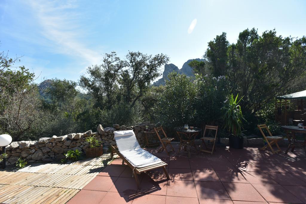Bed & Breakfast Yin & Yang San Pantaleo Buitenkant foto