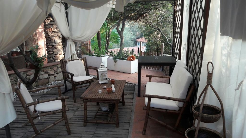 Bed & Breakfast Yin & Yang San Pantaleo Buitenkant foto
