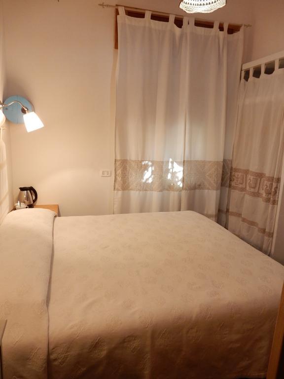Bed & Breakfast Yin & Yang San Pantaleo Buitenkant foto