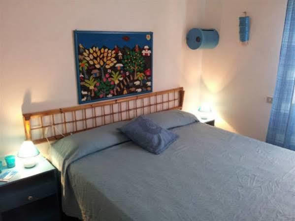 Bed & Breakfast Yin & Yang San Pantaleo Buitenkant foto